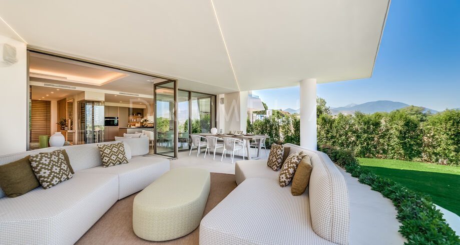 Sofisticeerde Moderne Villa in Nueva Andalucía, Marbella