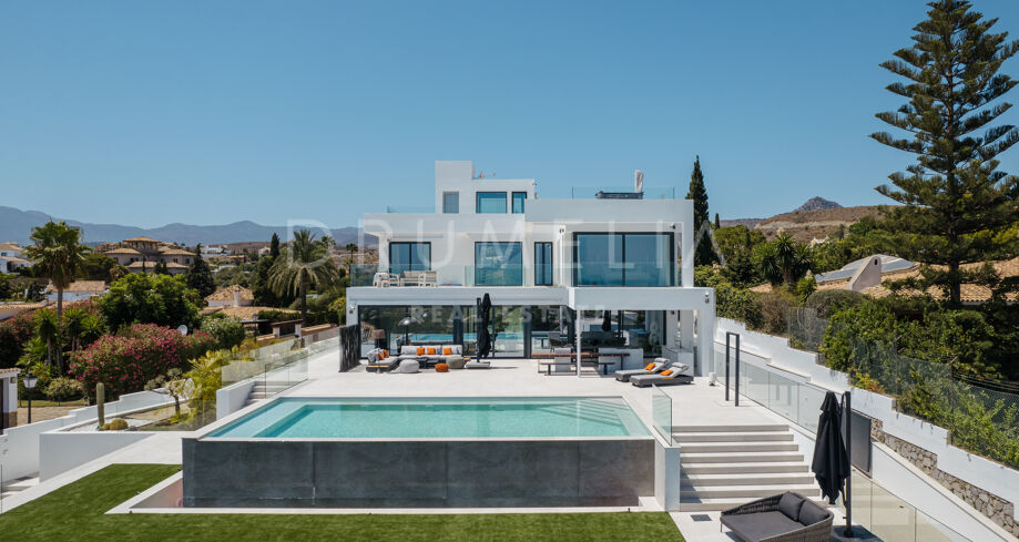 Villa Moderna y Lujosa en Altos del Paraíso, Benahavís