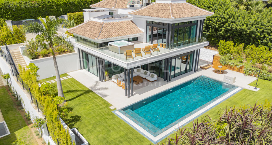 Moderne Villa met 4 Slaapkamers in Lomas del Rey, Marbella