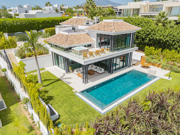 Moderne Villa met 4 Slaapkamers in Lomas del Rey, Marbella