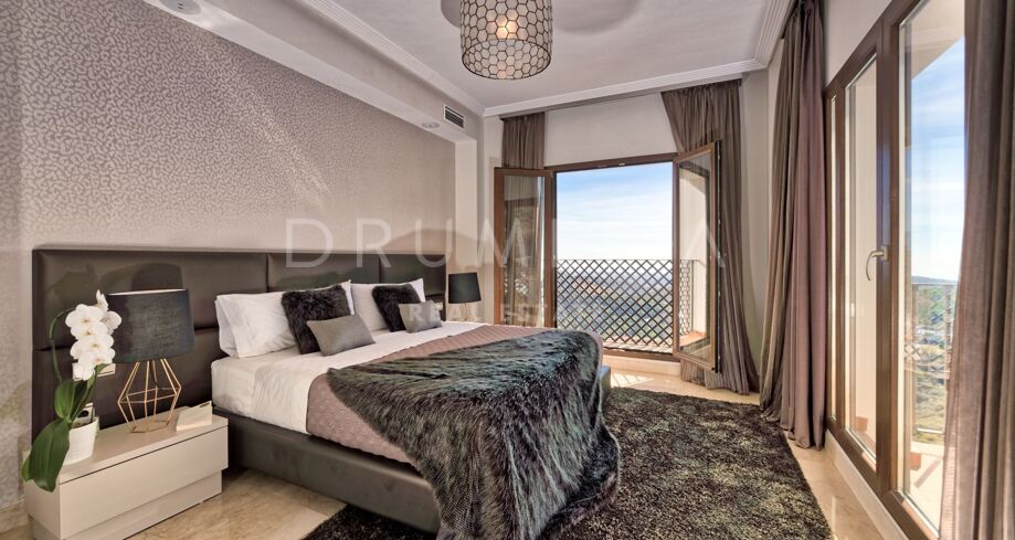 Spacious Villa in 24h Gated Community with Panoramic Sea & Mountain Views