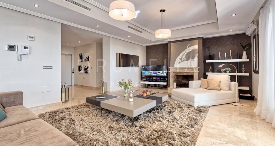 Spacious Villa in 24h Gated Community with Panoramic Sea & Mountain Views