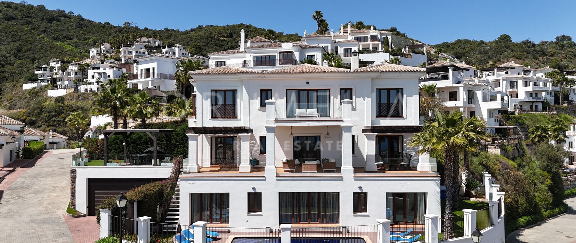 Spacious Villa in 24h Gated Community with Panoramic Sea & Mountain Views
