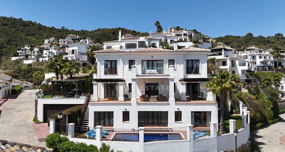 Spacious Villa in 24h Gated Community with Panoramic Sea & Mountain Views