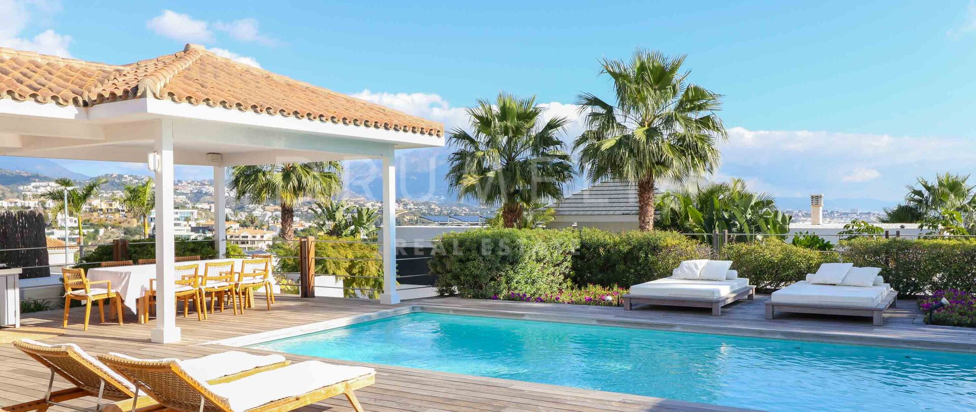 Elegant Villa with Panoramic Views in Benahavís