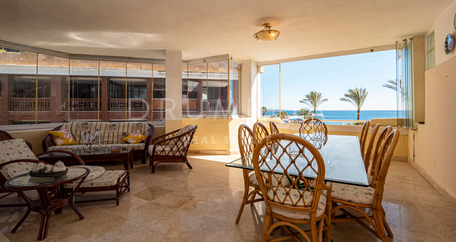 Appartement en Front de Mer à Puerto Banús avec Vue Mer Directe