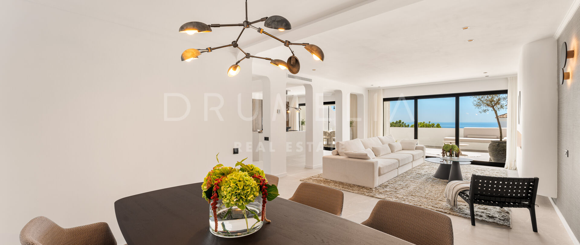 Современный Дуплекс с Видом на Море в Las Colinas de Marbella, Benahavís