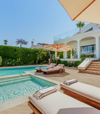 Elegant Renovated Villa in Marbella Country Club, Nueva Andalucía