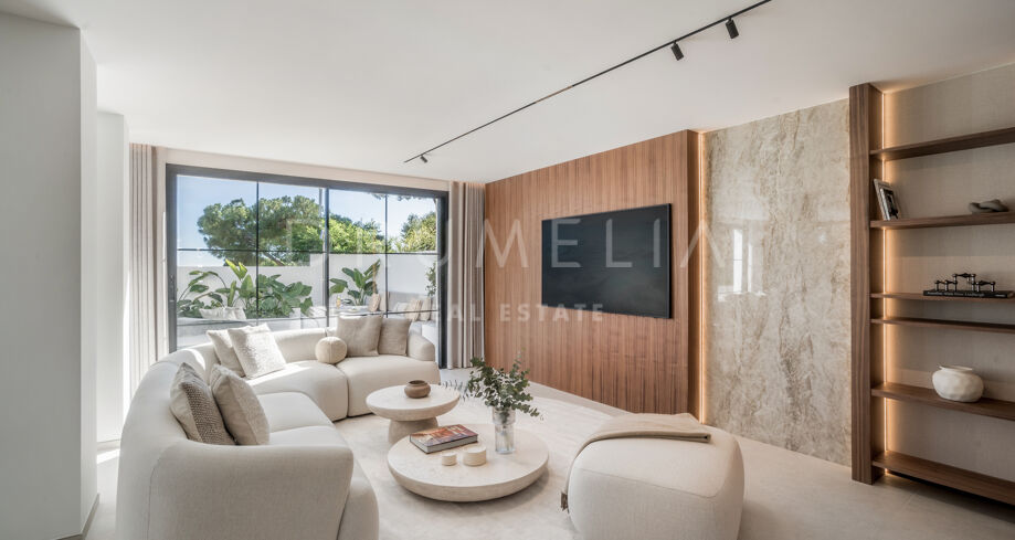 Luxury Renovated Villa with Sea Views in Peñablanca, Nueva Andalucía