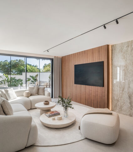 Villa de Luxe Rénovée avec Vue sur la Mer à Peñablanca, Nueva Andalucía