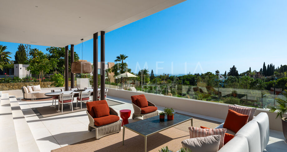 Villa moderna con vistas al mar en Marbella Hill Club, Marbella