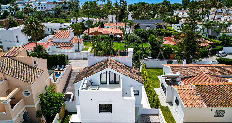 Villa Acqua - Beachside Luxury, The New Golden Mile