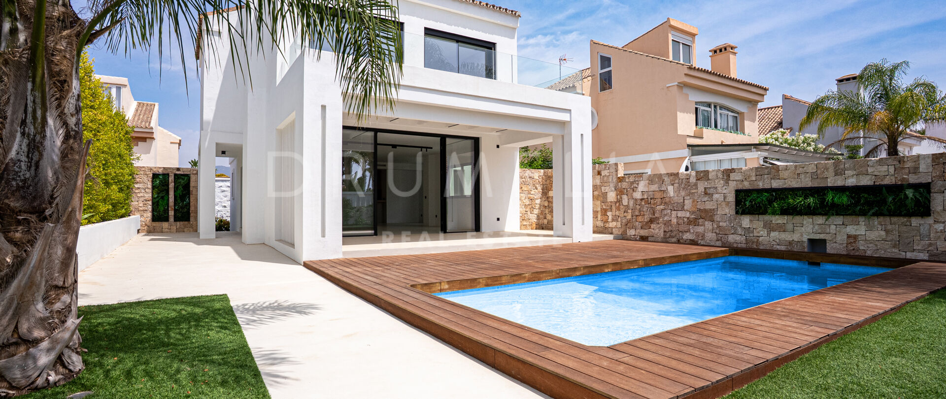 Villa Acqua - Beachside Luxury, The New Golden Mile