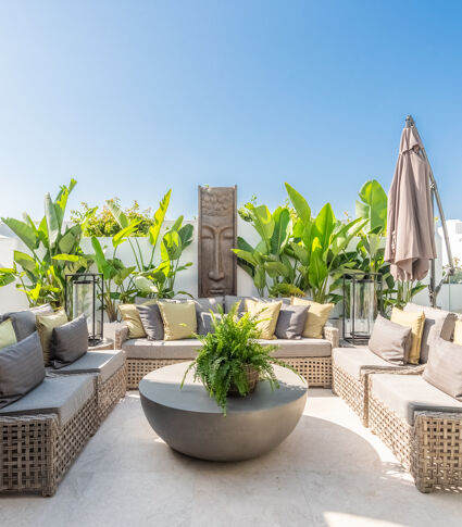 Luxuriöses Stadthaus in Erster Meereslinie im Oasis Club, Marbella