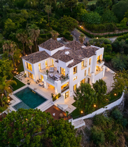 Lujosa villa de estilo andaluz en El Herrojo, La Quinta