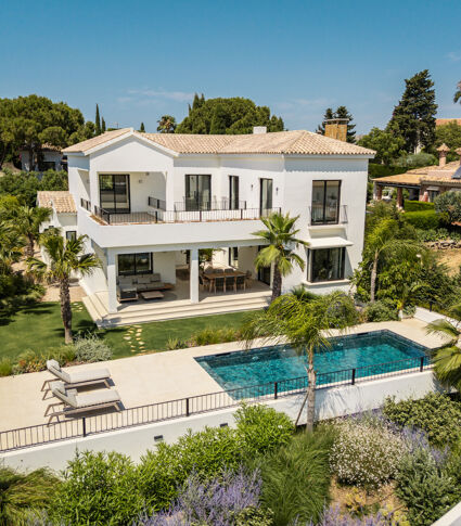Contemporary Comfort Framed by Nature in La Gaspara Estepona