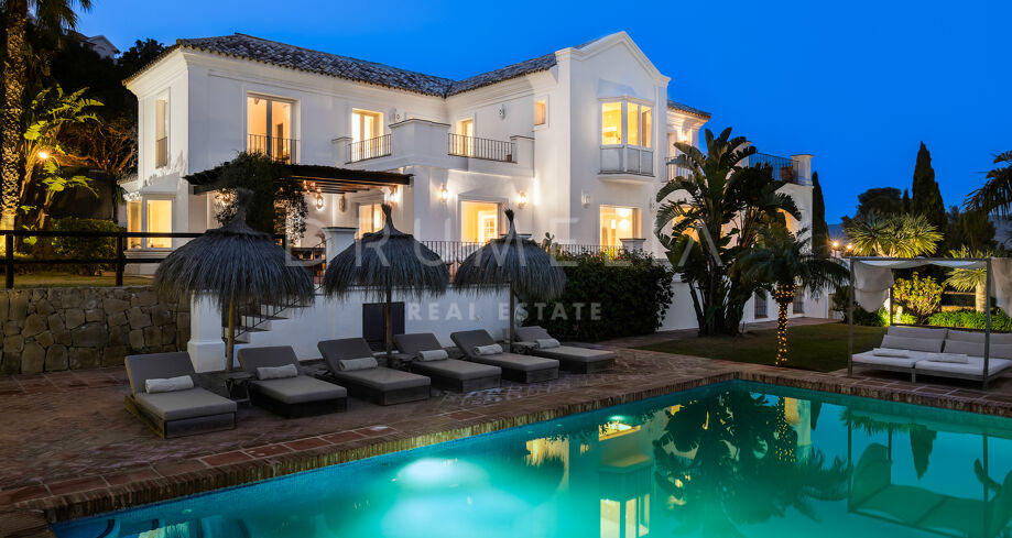 Elegant Villa med Utsikt över Havet i Los Monteros