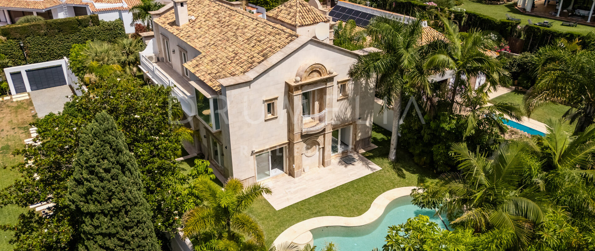 Authentic Villa with Pool and Garden in Los Monteros, Marbella East
