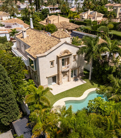 Villa unique avec piscine et jardin à Los Monteros, Marbella Est