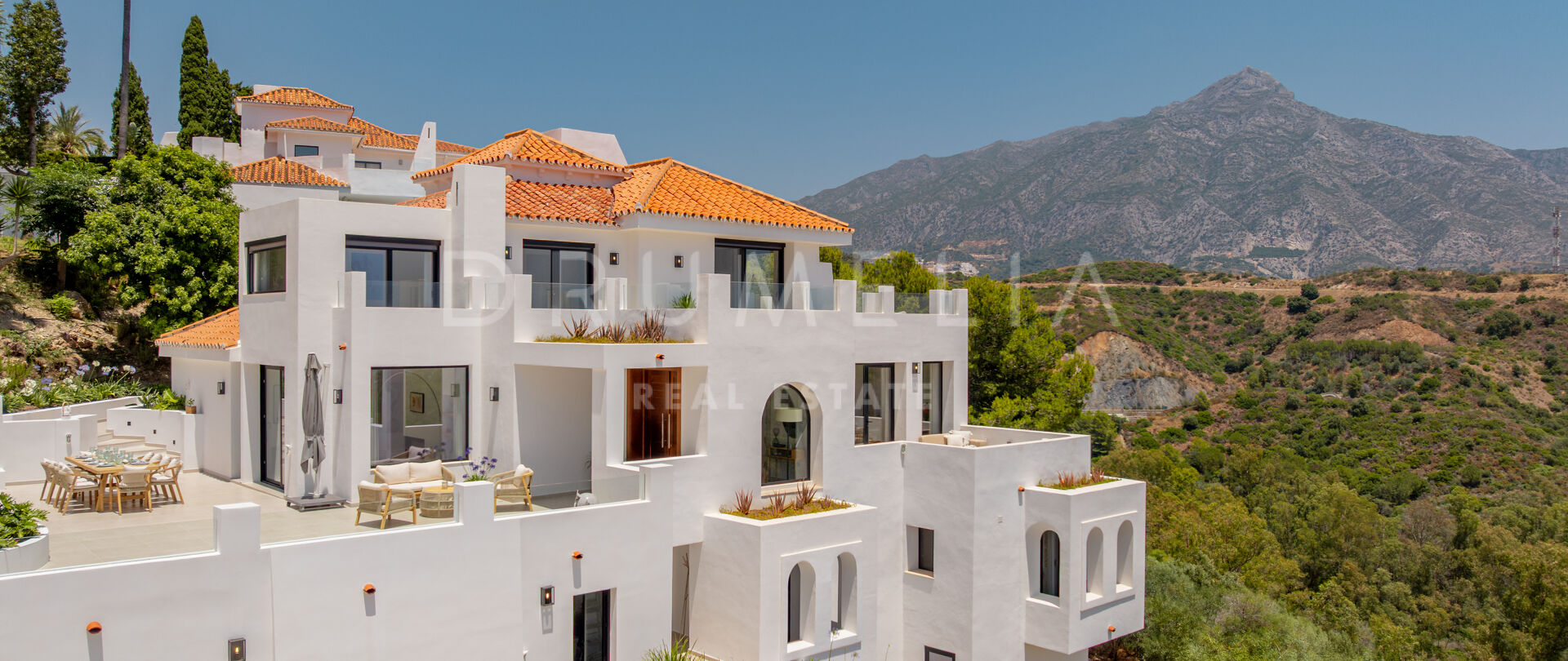 Eine Hervorragende Lage mit Traumhaften Aussichten in Nueva Andalucía