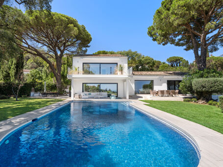 Retraite Privée avec Vues sur la Mer et la Montagne à El Madroñal, Benahavís