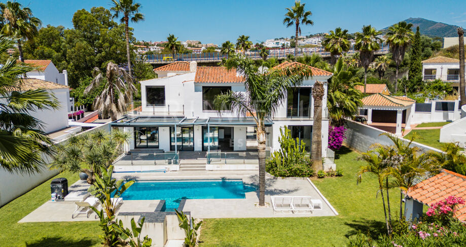 Villa moderne avec un grand potentiel à Nueva Andalucía