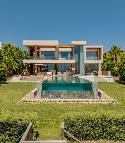 Villa Quantum - Nybyggd modern villa med panoramautsikt över havet, golfbanan och poolen i Los Flamingos Golf Resort