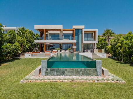 Villa Quantum - Luxury 6-Bedroom Villa with Sea & Golf Views in Los Flamingos