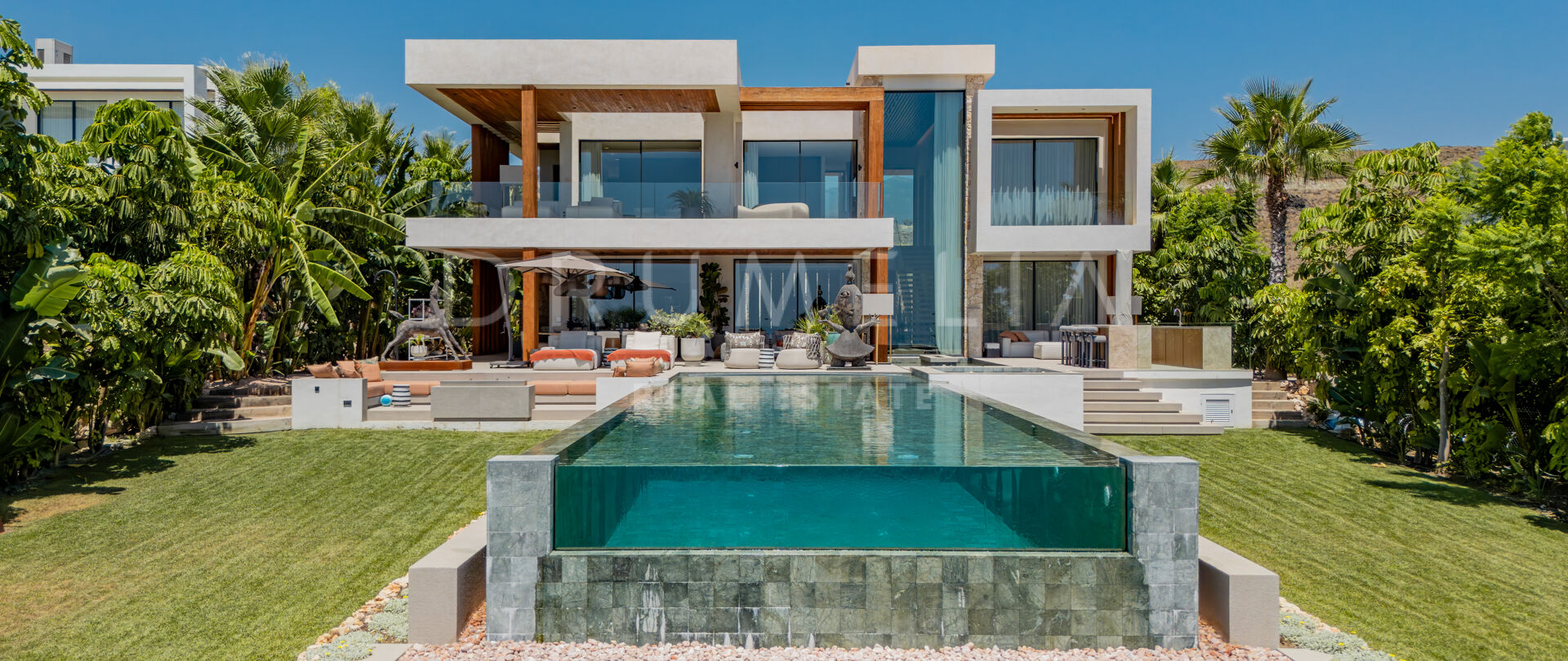 Villa Quantum - Luxury 6-Bedroom Villa with Sea & Golf Views in Los Flamingos