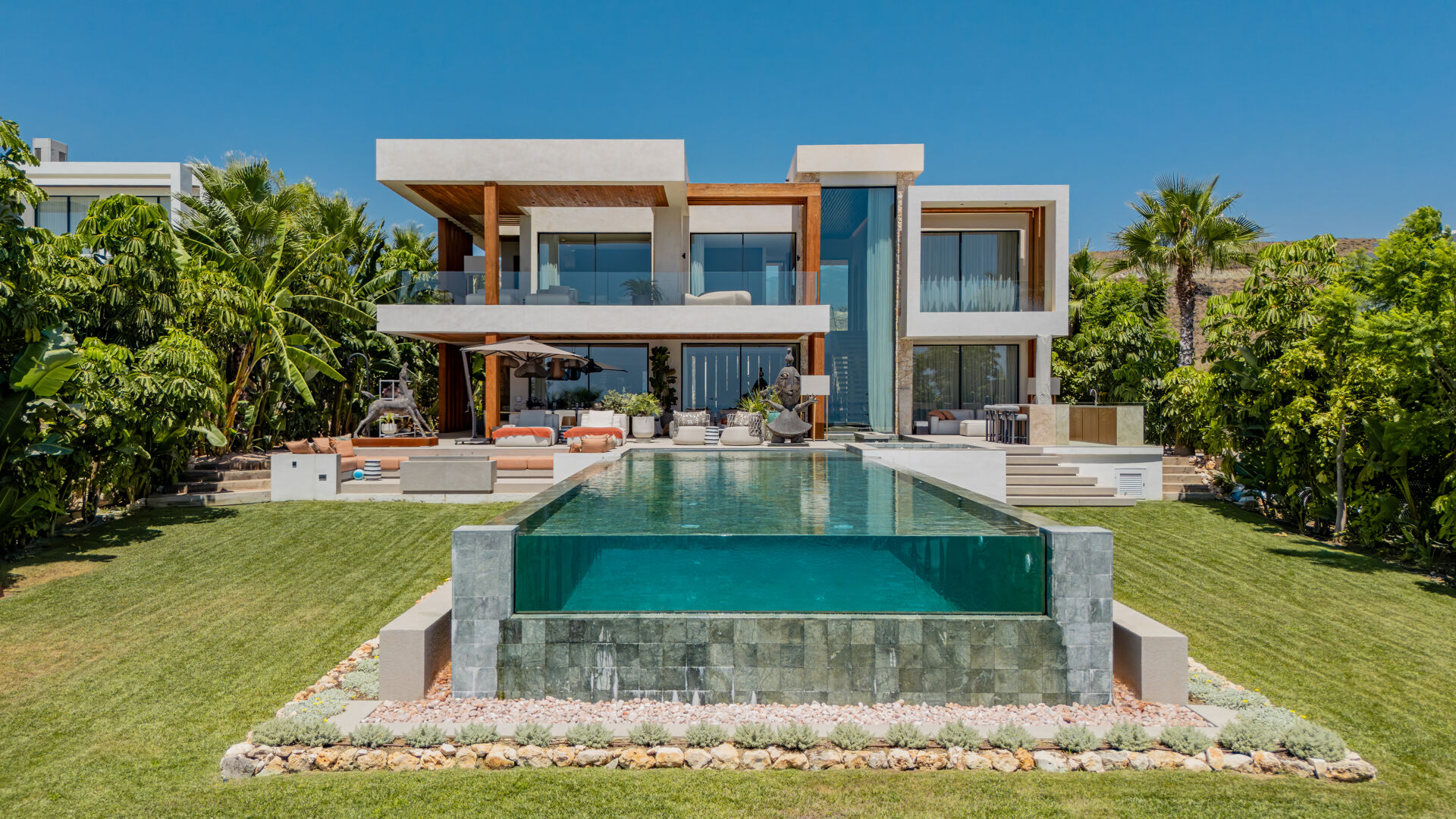 Villa Quantum - Luxury 6-Bedroom Villa with Sea & Golf Views in Los Flamingos
