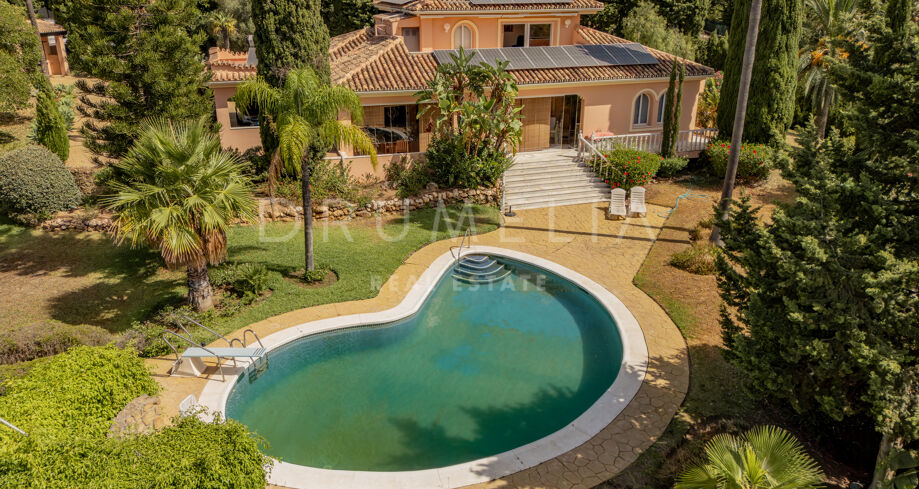 Elegant villa met zeezicht in Cumbres de Elviria, Marbella Oost