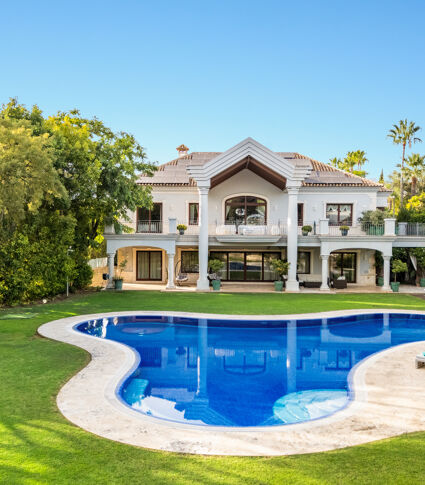 Elegante Villa mit Resort-ähnlichen Annehmlichkeiten in El Rosario, Marbella