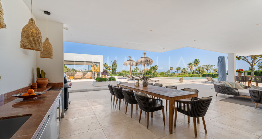 Moderne eleganse med panoramautsikt i La Cerquilla, Nueva Andalucía