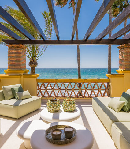 Wyjątkowy apartament przy plaży z widokiem na morze w Río Real Playa, Marbella