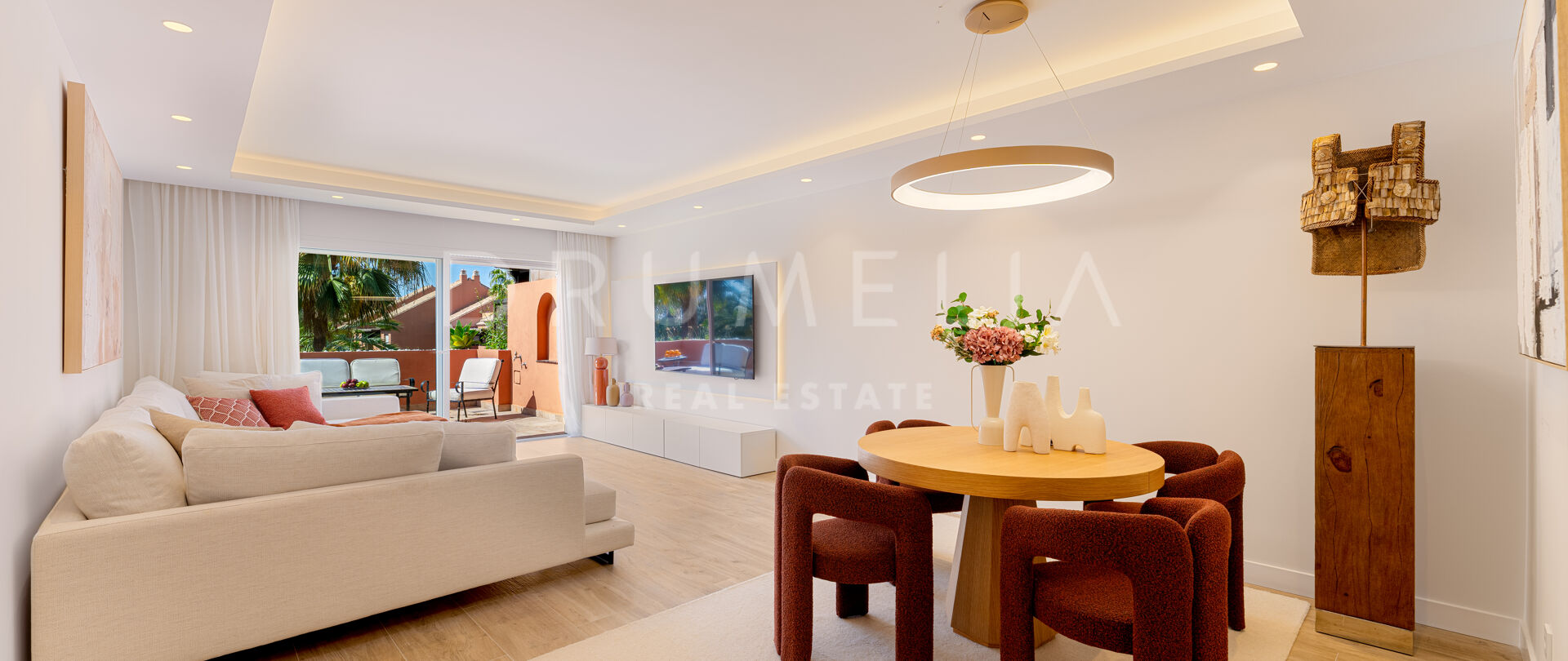 Duplex Penthouse with Sun-Drenched Terraces in El Embrujo Playa, Marbella