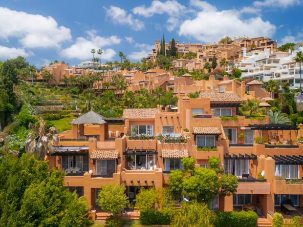 Duplex-penthouse med Panoramautsikt och Lyxiga Utomhusytor i Nueva Andalucía