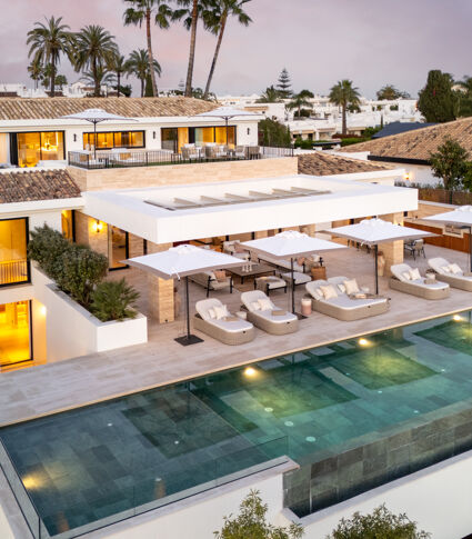Elegant Contemporary Villa with Panoramic Golf Views in Aloha, Nueva Andalucía