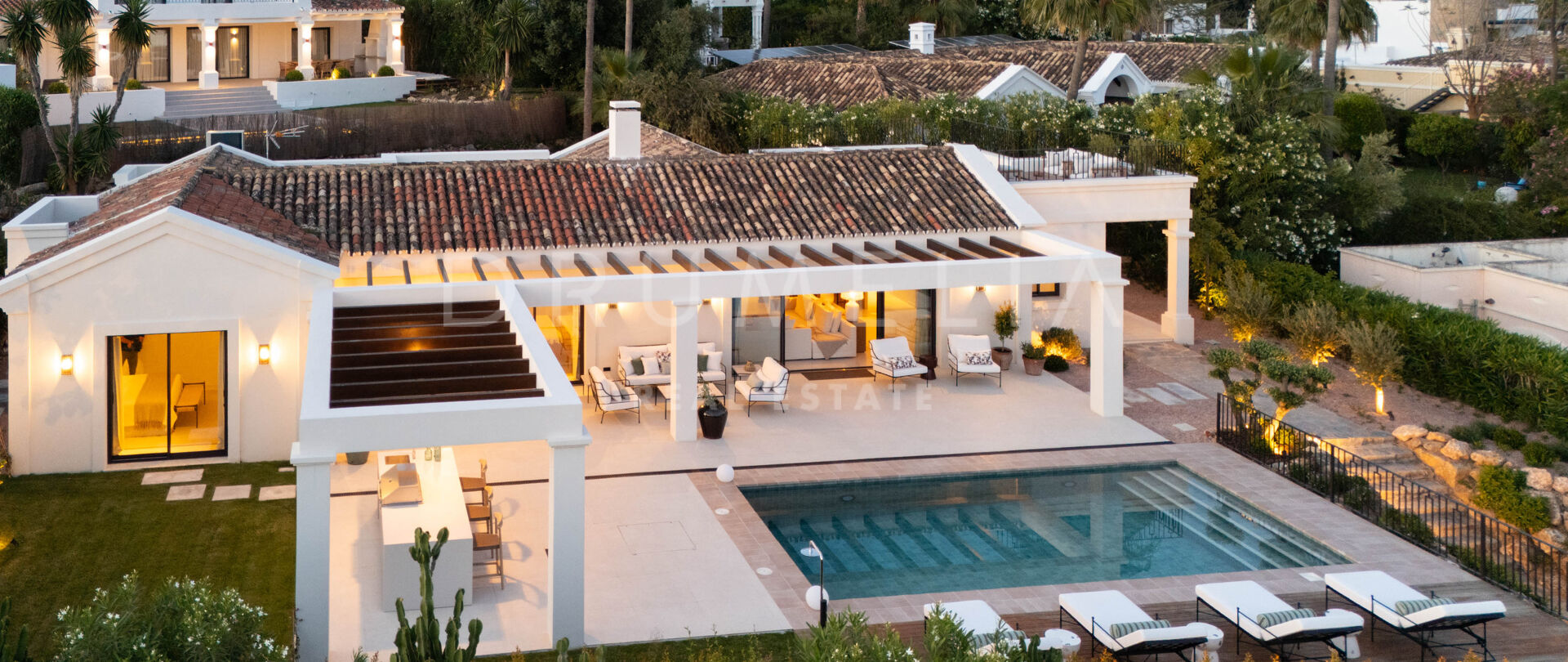 Moderne Luxusvilla mit Meerblick in Nueva Andalucía