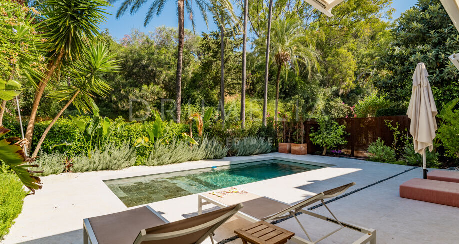 Impresionante dúplex en planta baja en Kings Hills, Milla de Oro de Marbella