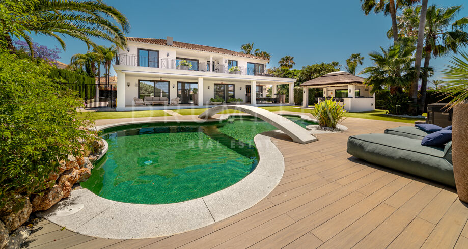 Villa contemporaine avec vue à Elviria Marbella Est