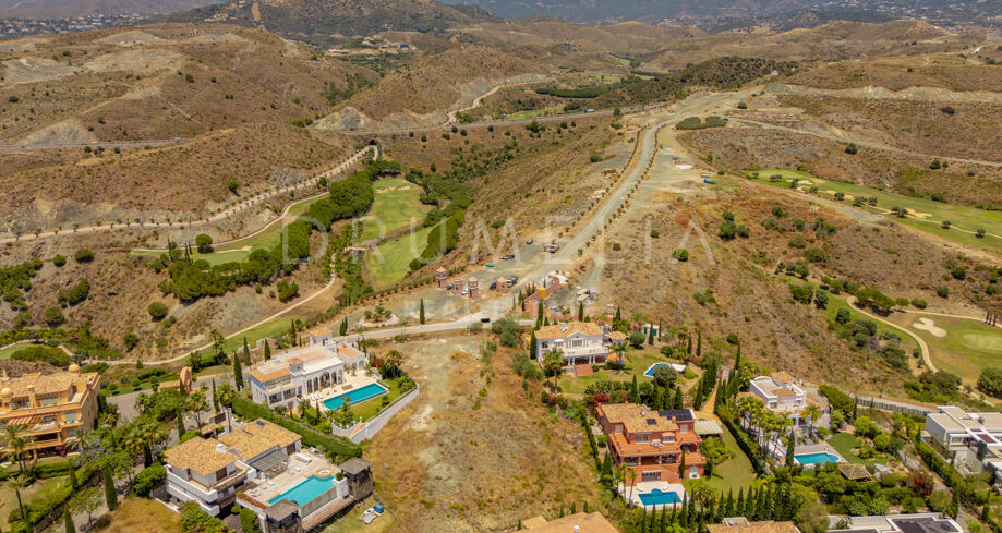Terrain unique avec vue panoramique sur la mer et la montagne à Los Flamingos, Benahavís