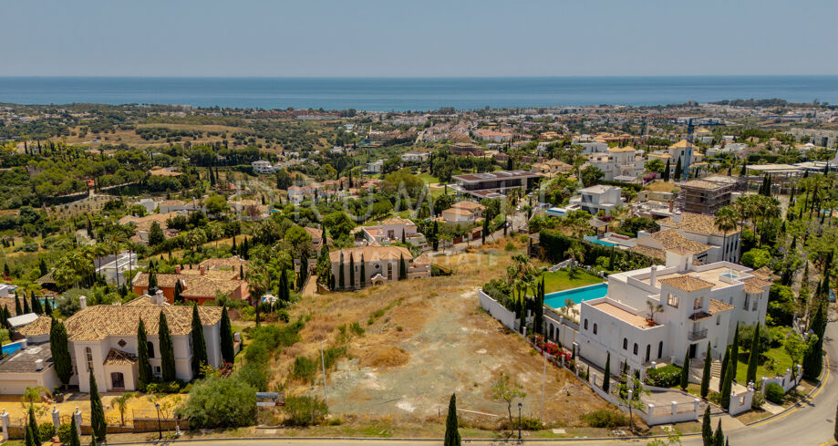Uniek perceel met panoramisch uitzicht op zee en bergen in Los Flamingos, Benahavís