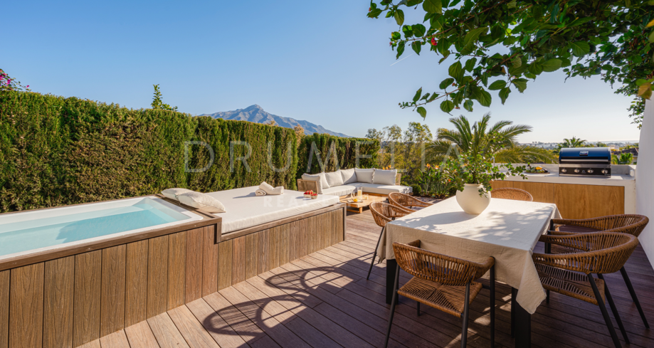 Elegant 3-Bedroom Retreat with Private Pool in Les Belvederes Nueva Andalucía