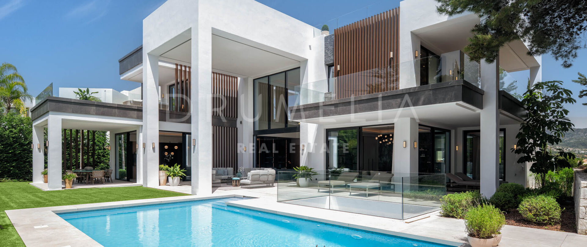 Fantastisk Moderne Villa i Nueva Andalucía