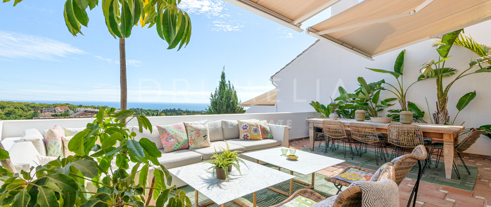 Elegantes Stadthaus mit atemberaubendem Meerblick in Marbella Hill Village, Nueva Andalucía