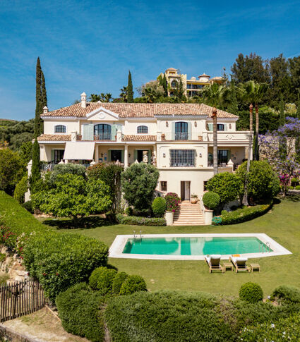 Villa Tranquila con Vistas Panorámicas en Marbella Club Golf Resort, Benahavís