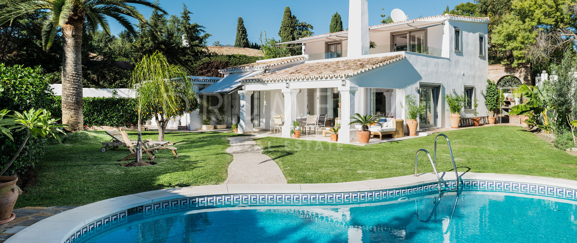 Очаровательная вилла, окружённая природой, в Fuente del Espanto Benahavís