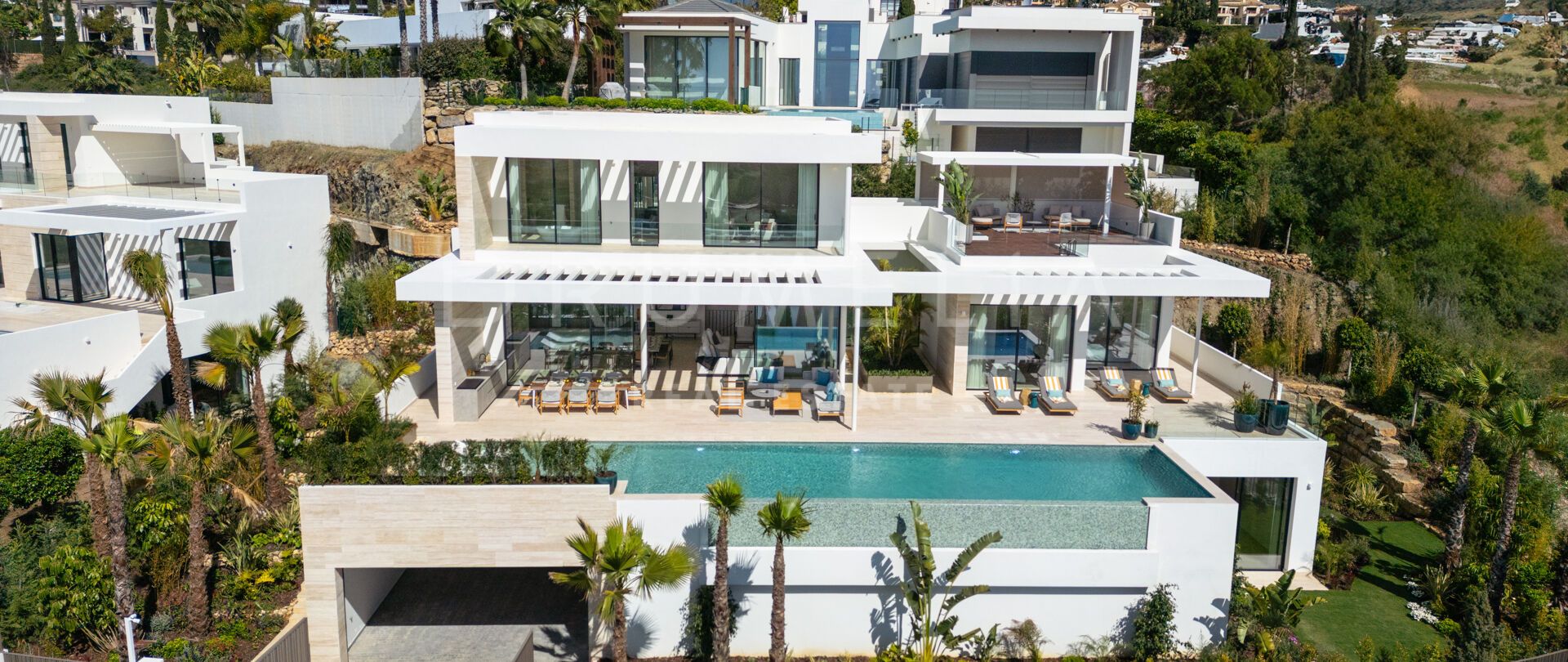 Exclusiva Villa de Lujo con Vistas Panorámicas al Mar en Benahavís
