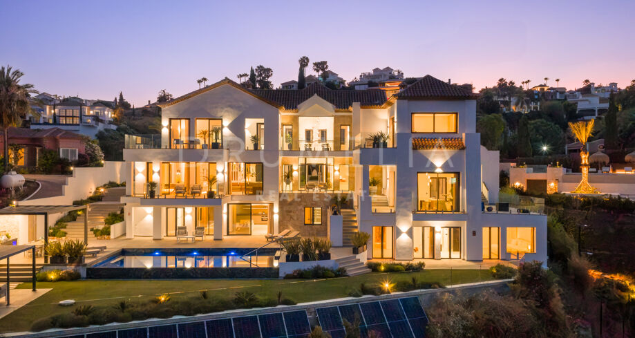 Modern Villa med Havsutsikt i Los Flamingos, Benahavís