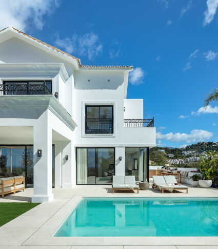 Villa Fortuna - Renovated Luxury Villa with Sea and Golf Views in Los Arqueros, Benahavís